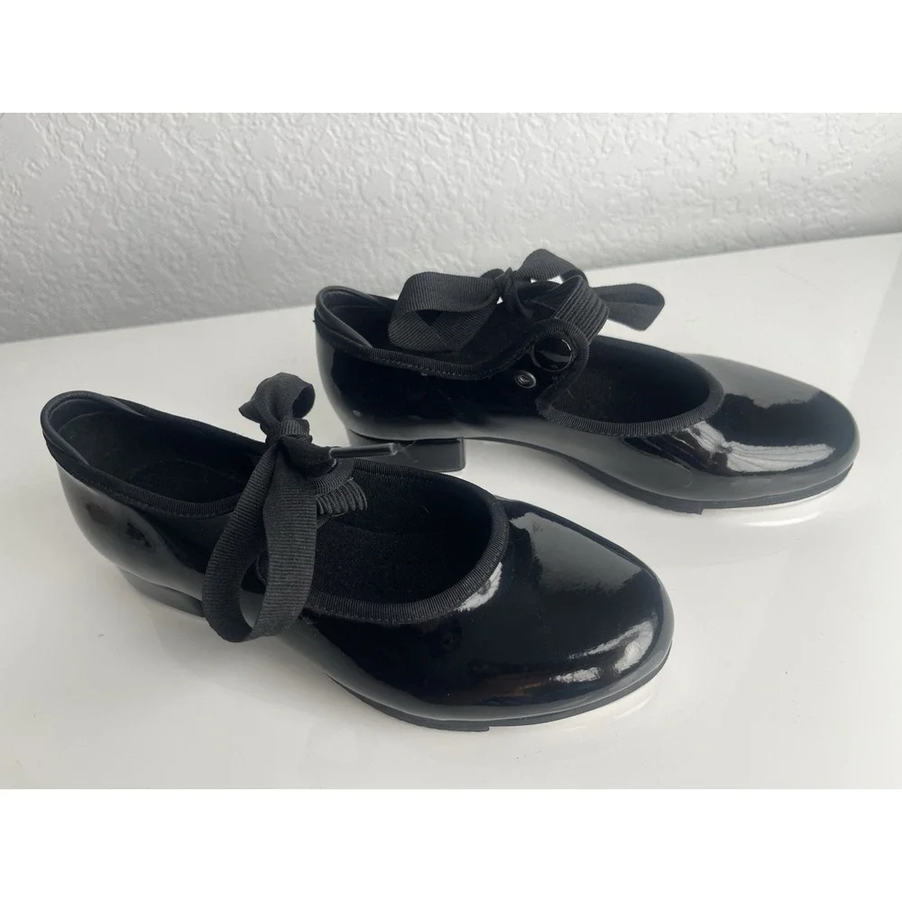 Bloch patent leather